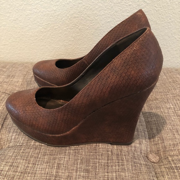 Fergalicious Shoes wedge heels - Picture 3 of 6